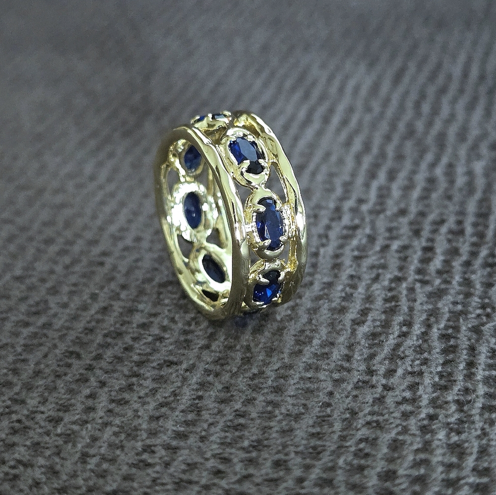 Zeyzey Gold💛 Double✌️ Band with Blue💙 Crystals💎 Ring💍 - NWT - Picture 14 of 16